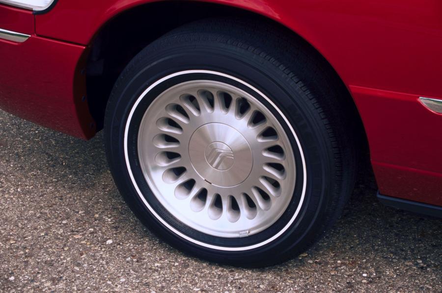  Mercury Grand Marquis 1998 года  (фото 41 из 79)